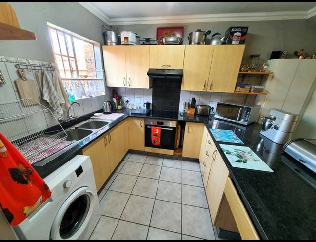 2 BEDROOM TOWNHOUSE FOR SALE IN ANNLIN